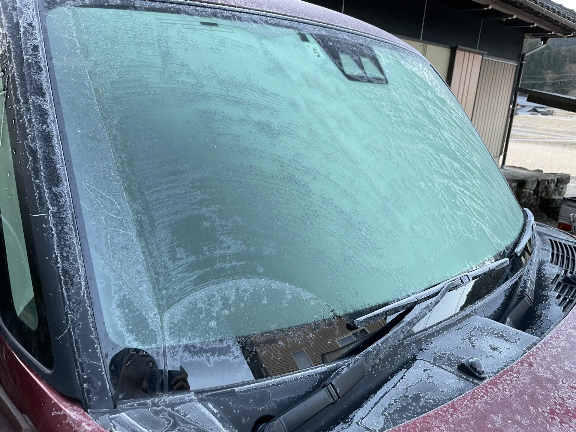 撥水加工でフロントガラスの凍結防止を!